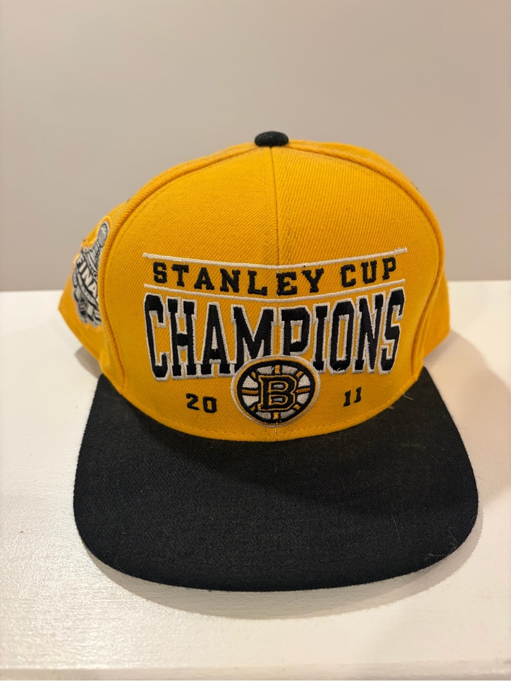 Vintage Reebok Boston Bruins Stanley Cup Champions 2011 SnapBack Hat